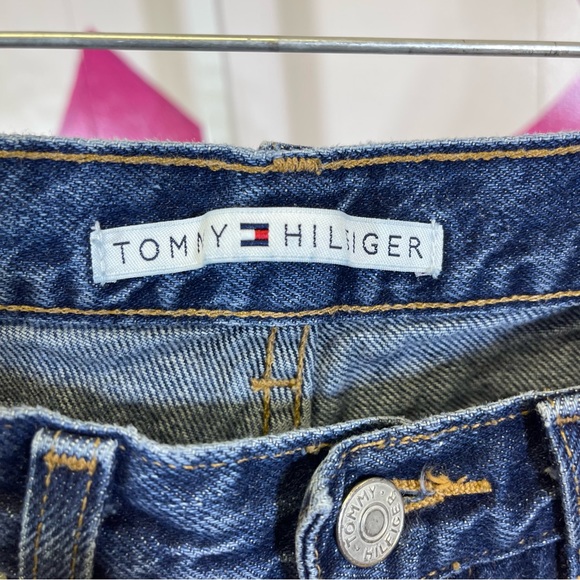 Tommy Hilfiger, Denim. Similar to a size 4/6. Capris/Ankle Crop See Measurements - Picture 5 of 5
